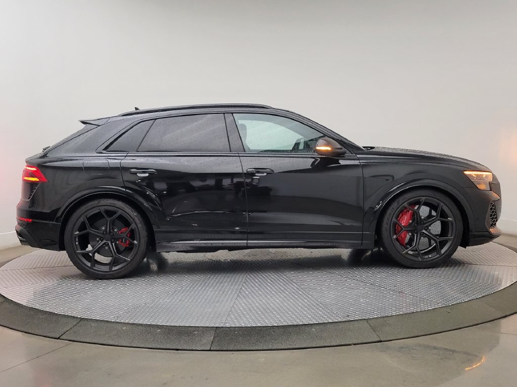 Thumbnail: 2026 Audi RS Q8 - 8