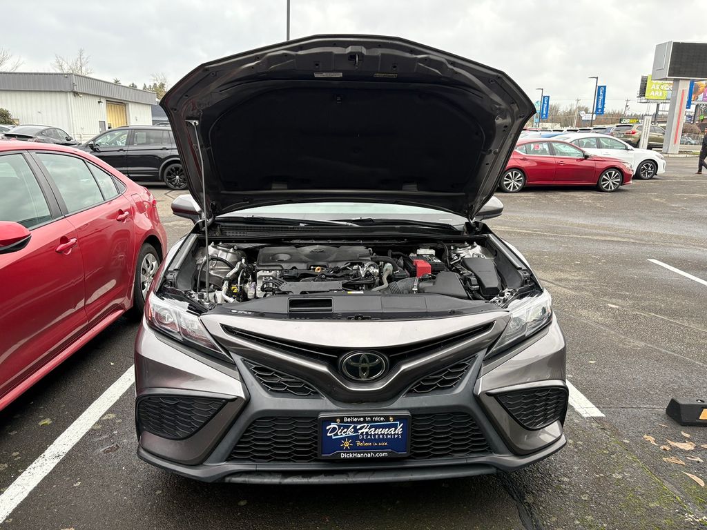 2021 Toyota Camry SE