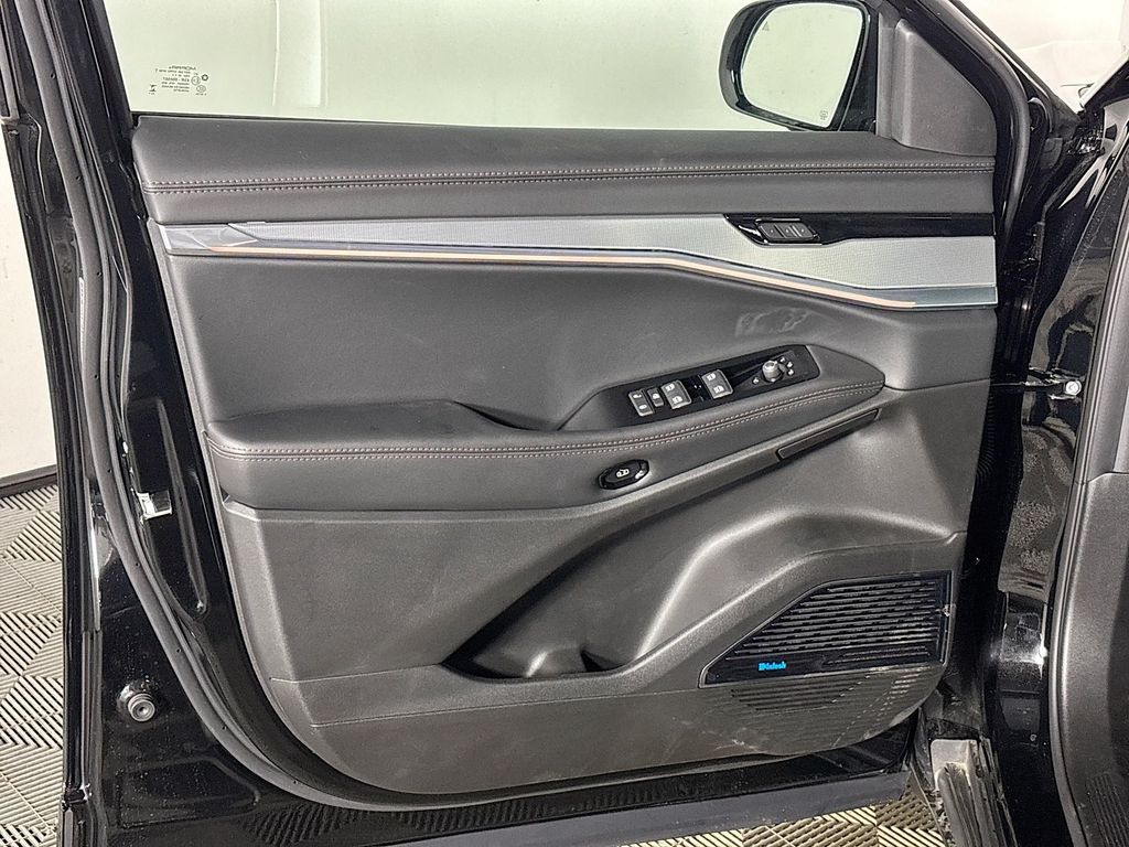 2025 Jeep Wagoneer S Launch Edition