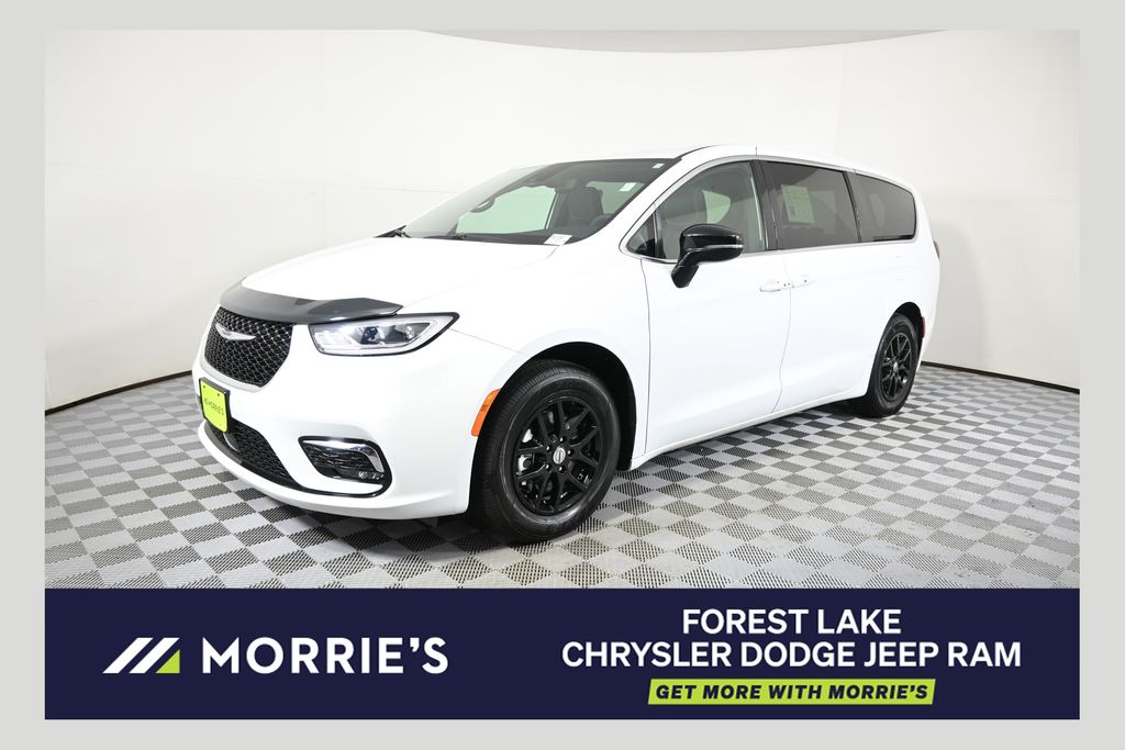Bright White Clearcoat 2024 Chrysler Pacifica Minivan Front-Wheel Drive 9-Speed Automatic