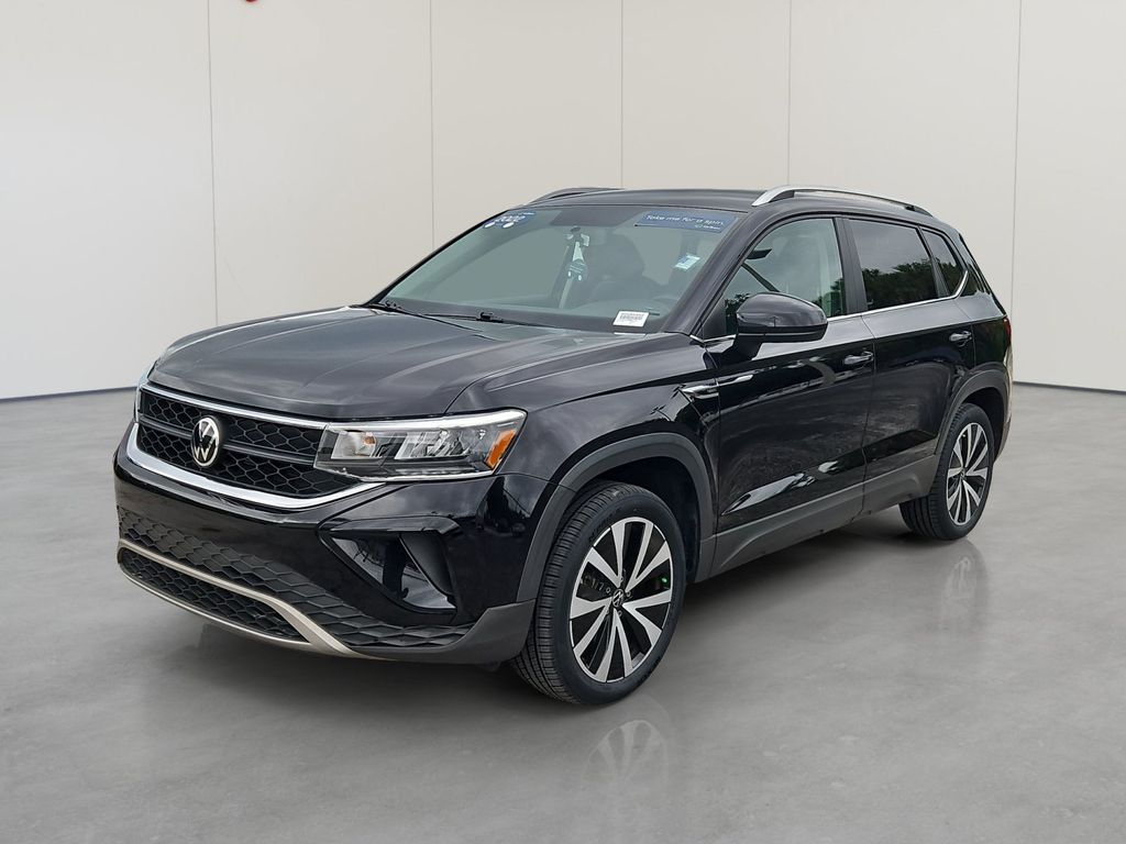  2022 Volkswagen Taos SE FWD   