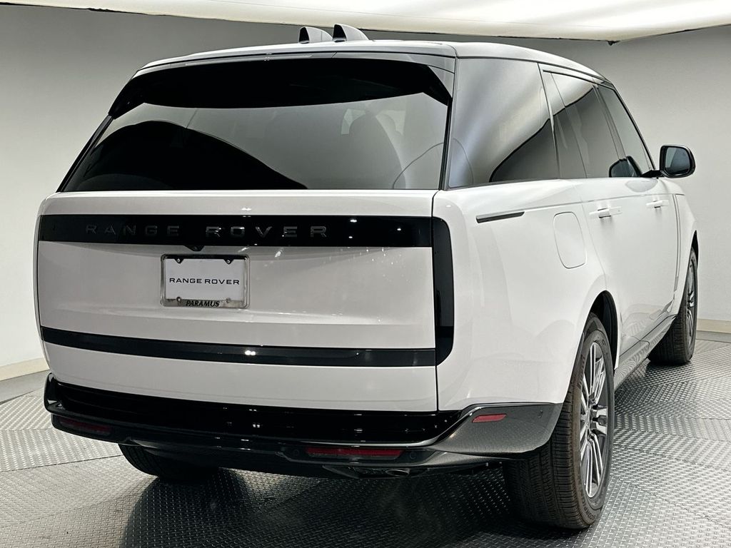 Thumbnail: 2025 Land Rover Range Rover - 3