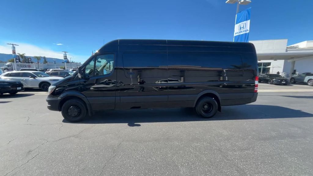 Thumbnail: 2017 Mercedes-Benz Sprinter - 5
