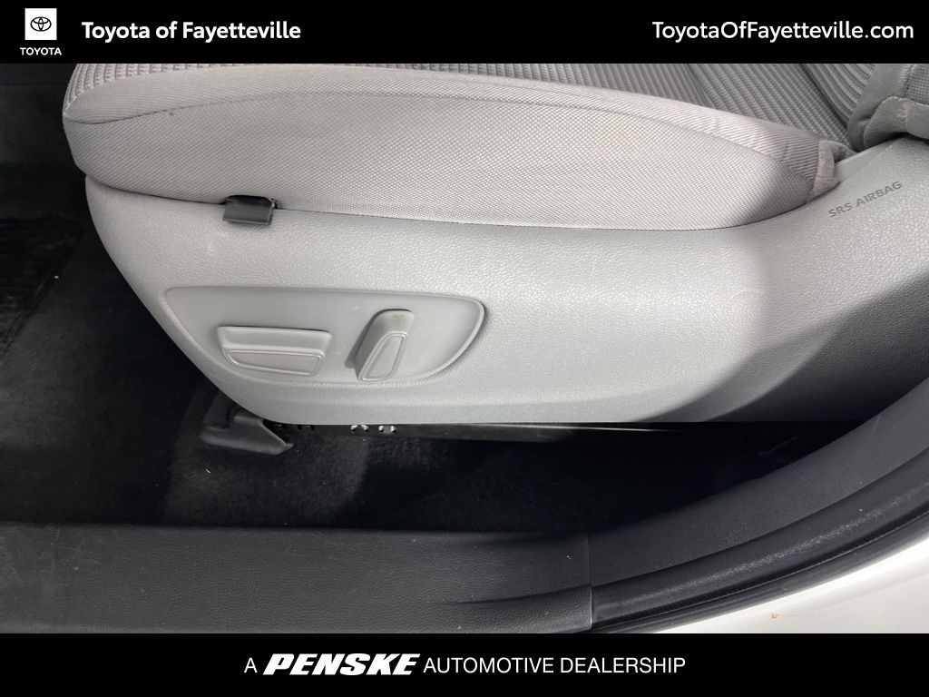 Thumbnail: 2022 Toyota Highlander - 21