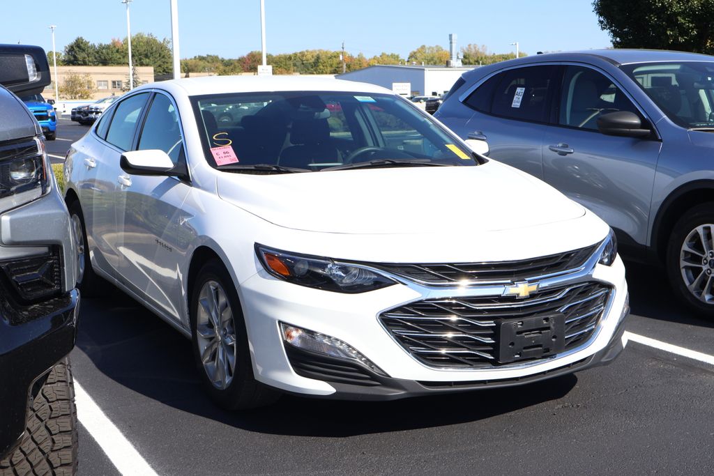 Thumbnail: 2024 Chevrolet Malibu - 3