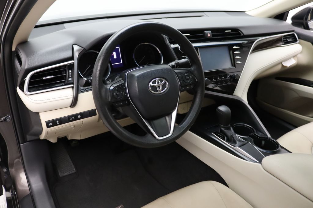 Thumbnail: 2018 Toyota Camry - 15