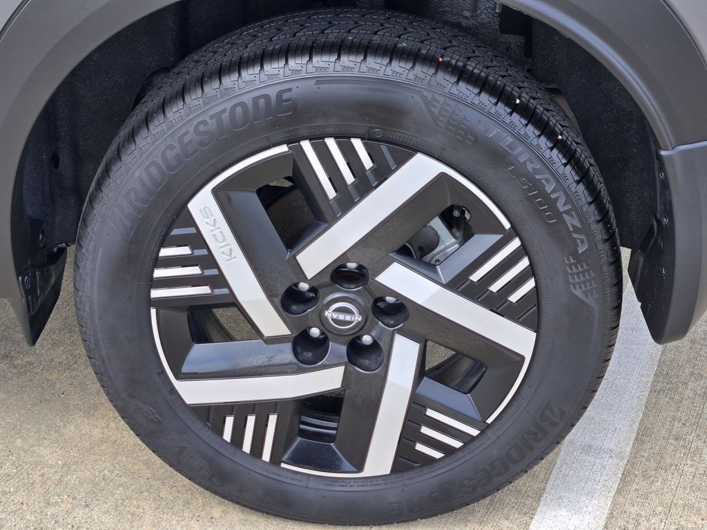 2026 Nissan Kicks SV - 7