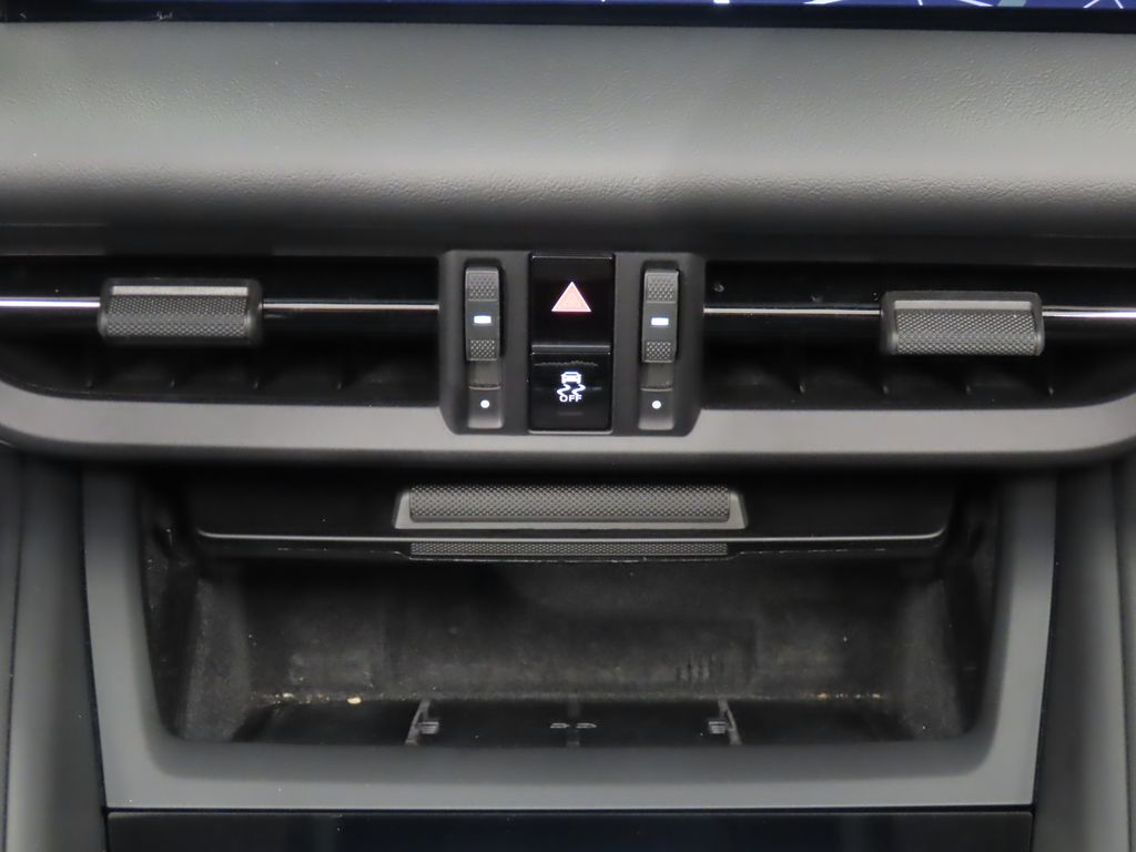 Thumbnail: 2025 Porsche Macan - 27