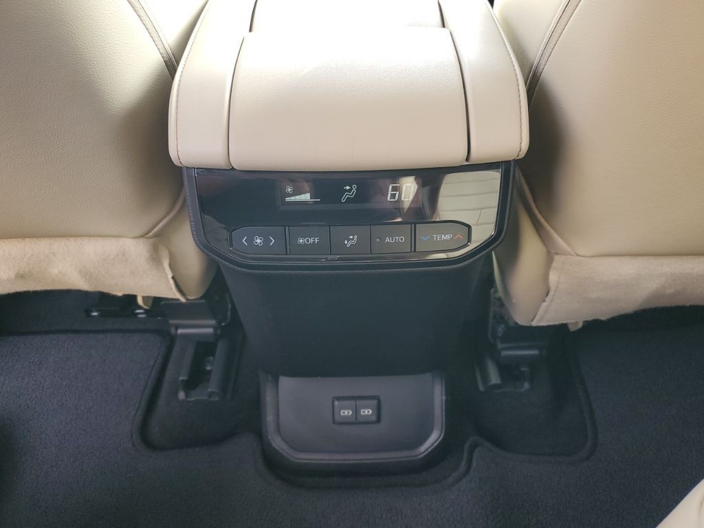 Used Car 2023 Toyota Highlander  Limited For Sale Under $40,000 In Austin, Texas