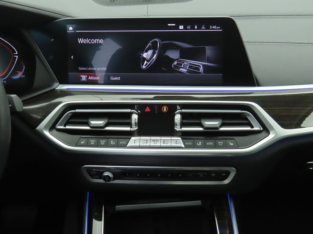 2021 BMW X7 xDrive40i 14