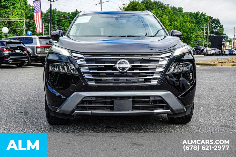 Used 2026 Black Nissan SL image 10