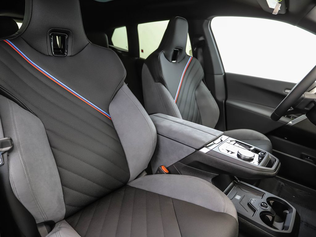 Thumbnail: 2026 BMW iX - 32