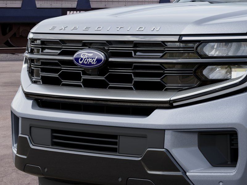 New 2027 Glacier Gray Metallic Tri-Coat Ford Platinum image 17