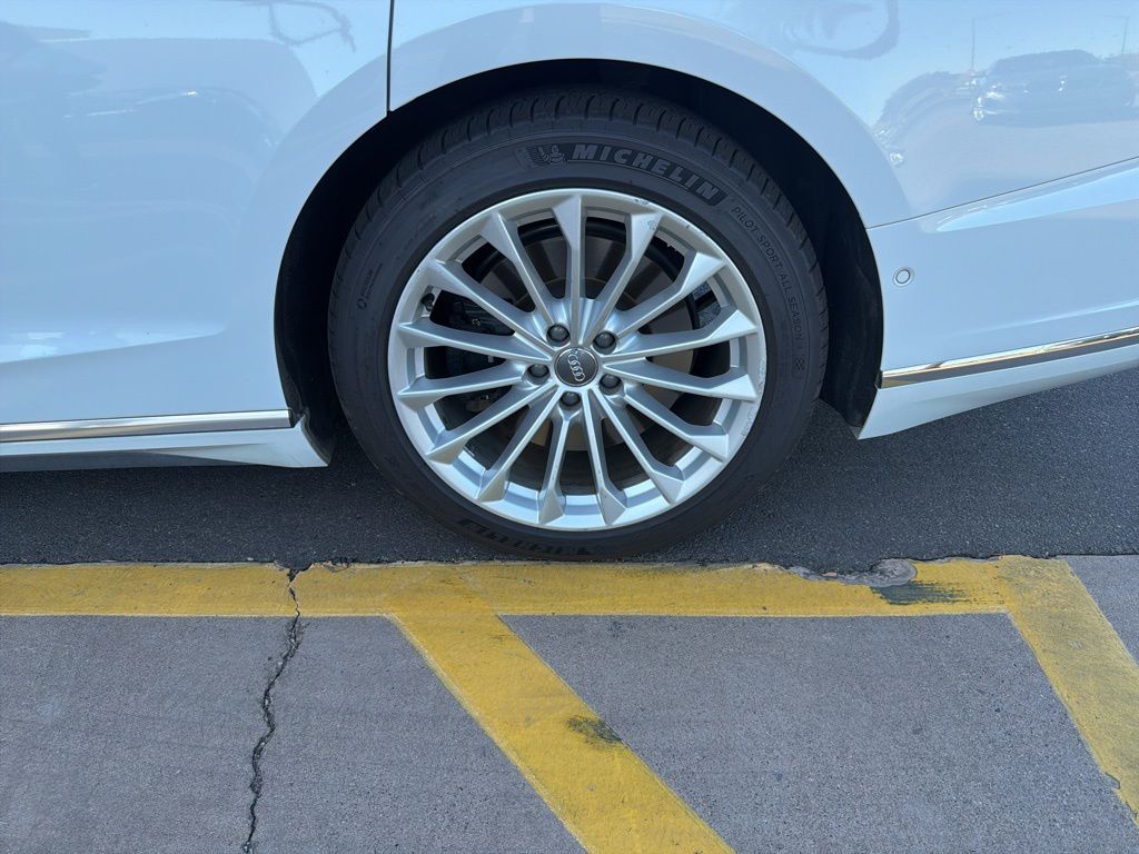 Thumbnail: 2020 Audi A8 - 6