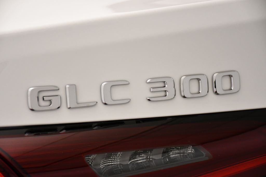 2025 Mercedes-Benz GLC 300 9