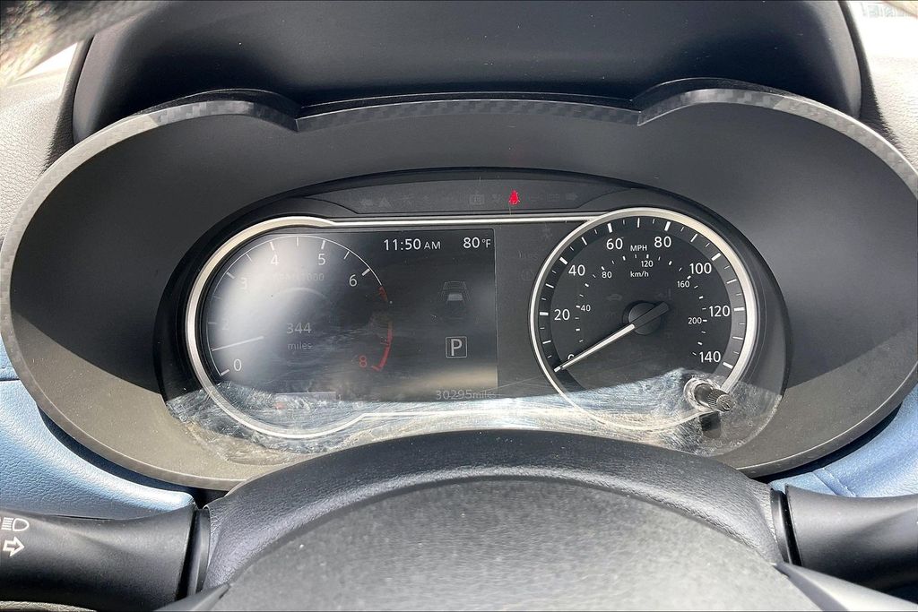 Used 2025 Nissan Versa 1.6 SV 4D Sedan