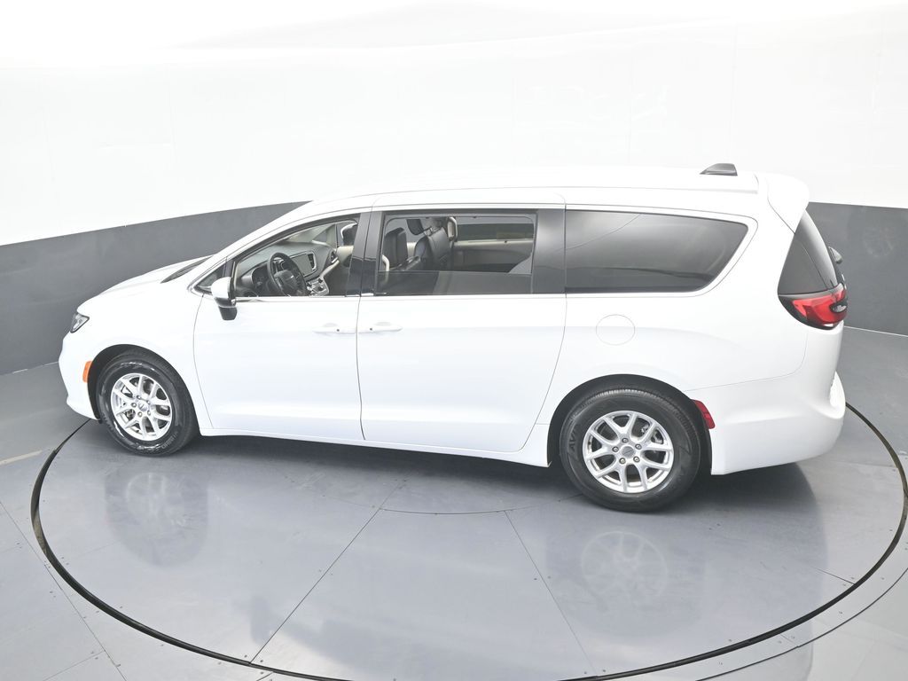 Used 2023 Bright White Clearcoat Chrysler Touring L image 48