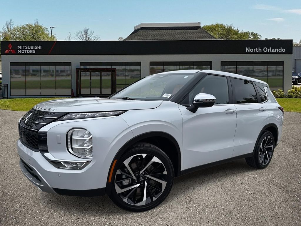 2022 Mitsubishi Outlander SE