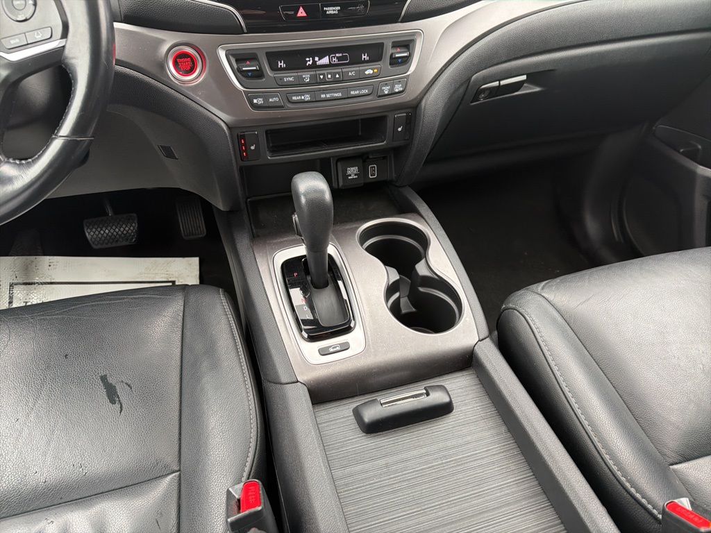 Thumbnail: 2019 Honda Pilot - 17