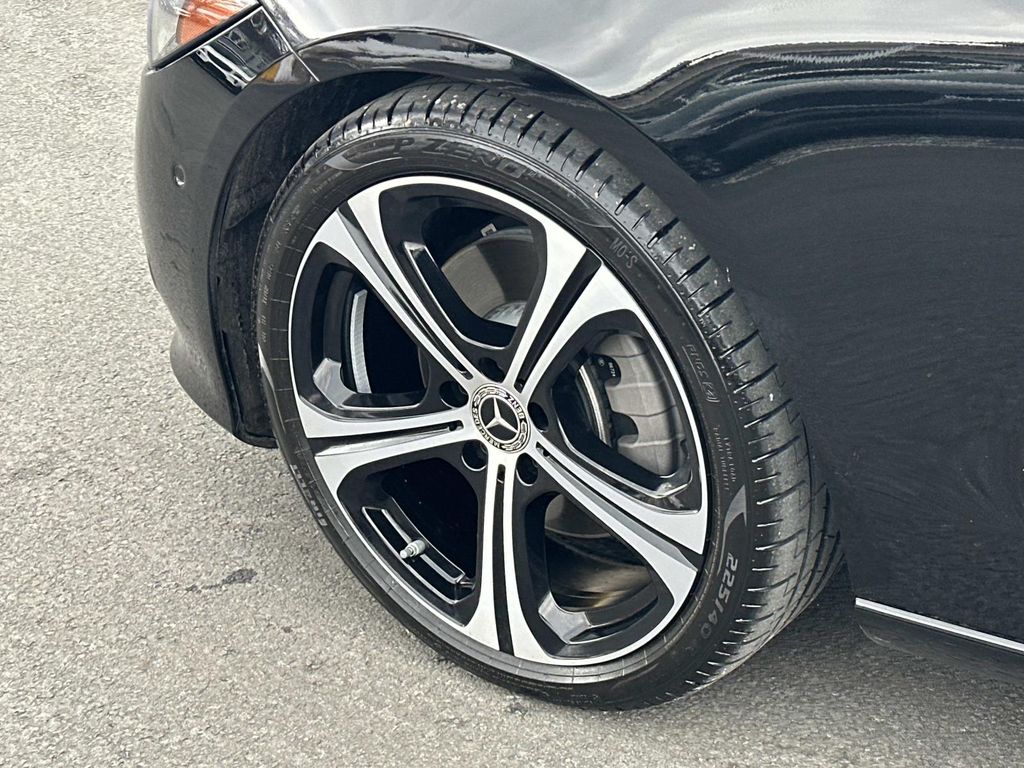 Thumbnail: 2025 Mercedes-Benz C-Class - 15