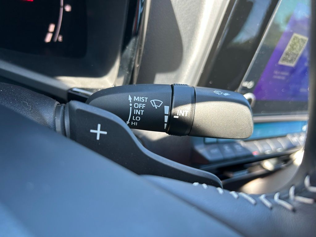 Thumbnail: 2025 Toyota Camry - 21
