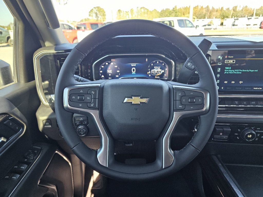 2025 Chevrolet Silverado 2500HD LT 12