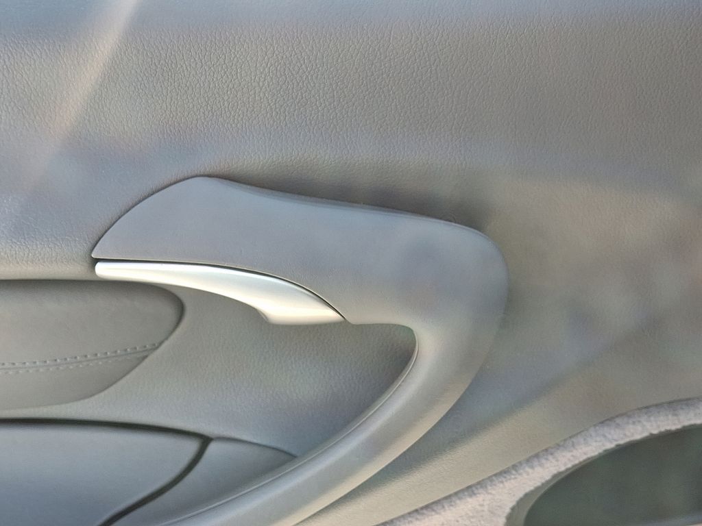 Thumbnail: 2001 Porsche 911 - 14