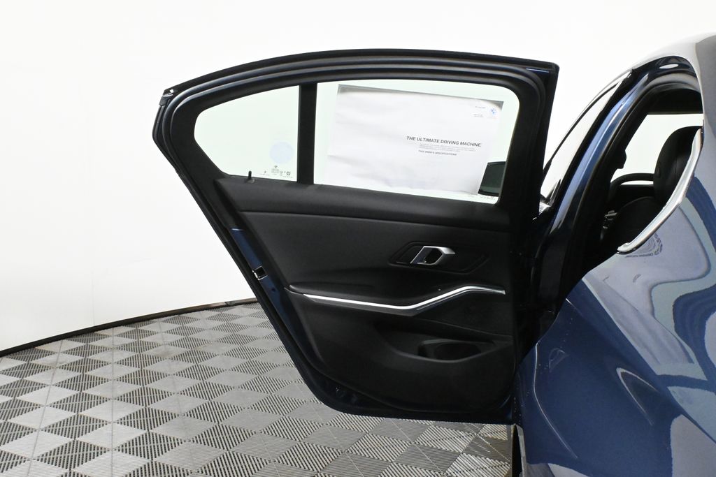 Thumbnail: 2026 BMW 3 Series - 31