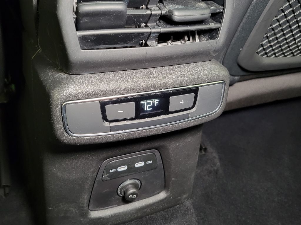 Thumbnail: 2023 Audi Q4 e-tron - 23