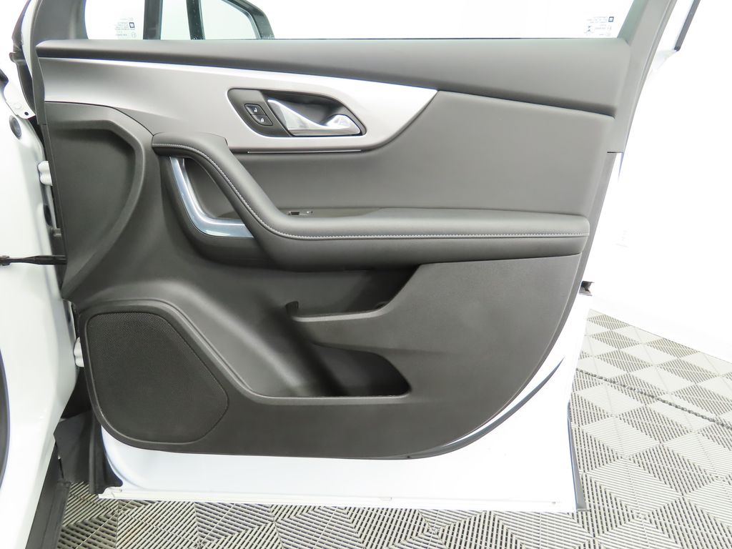 Thumbnail: 2022 Chevrolet Blazer - 23