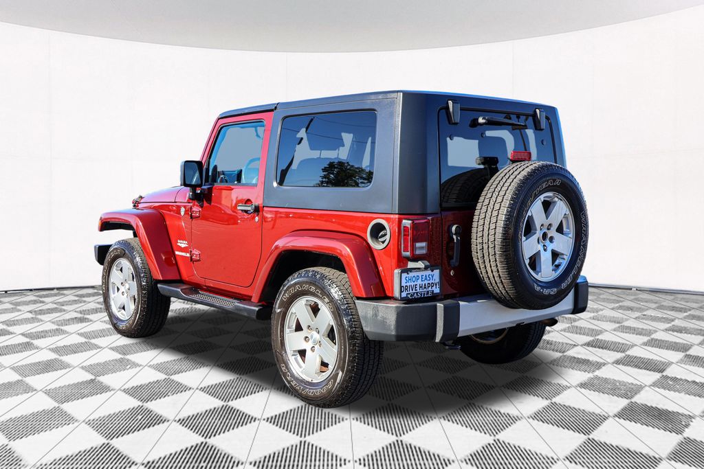 2010 Jeep Wrangler Sahara 10