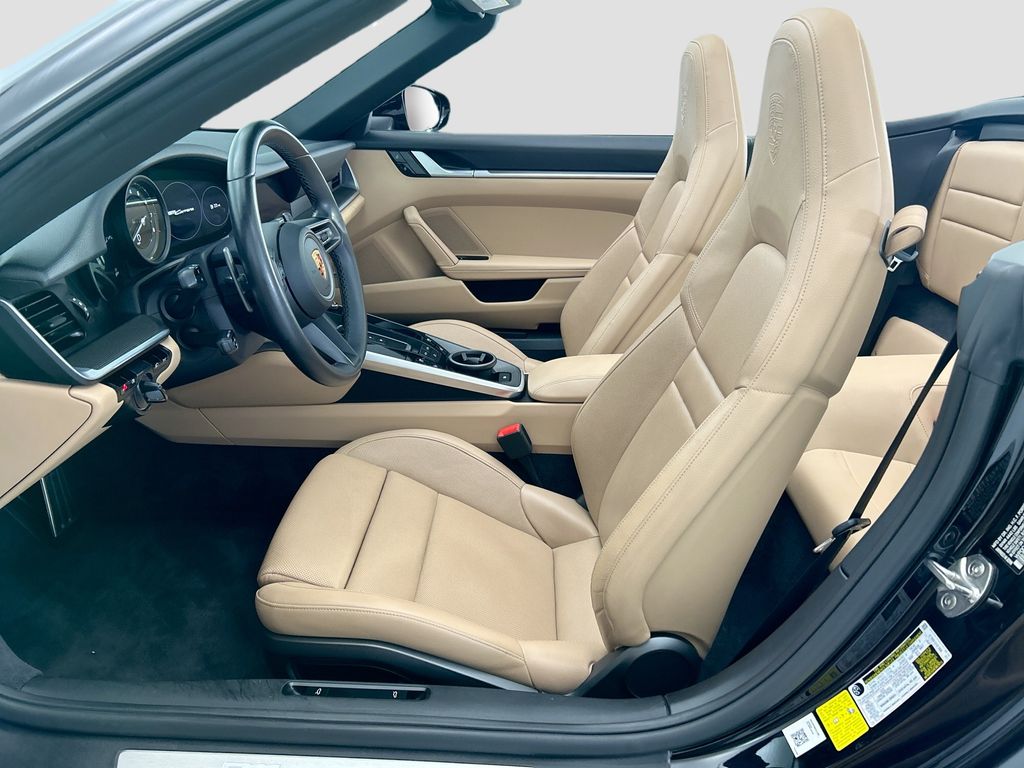 Thumbnail: 2020 Porsche 911 - 5
