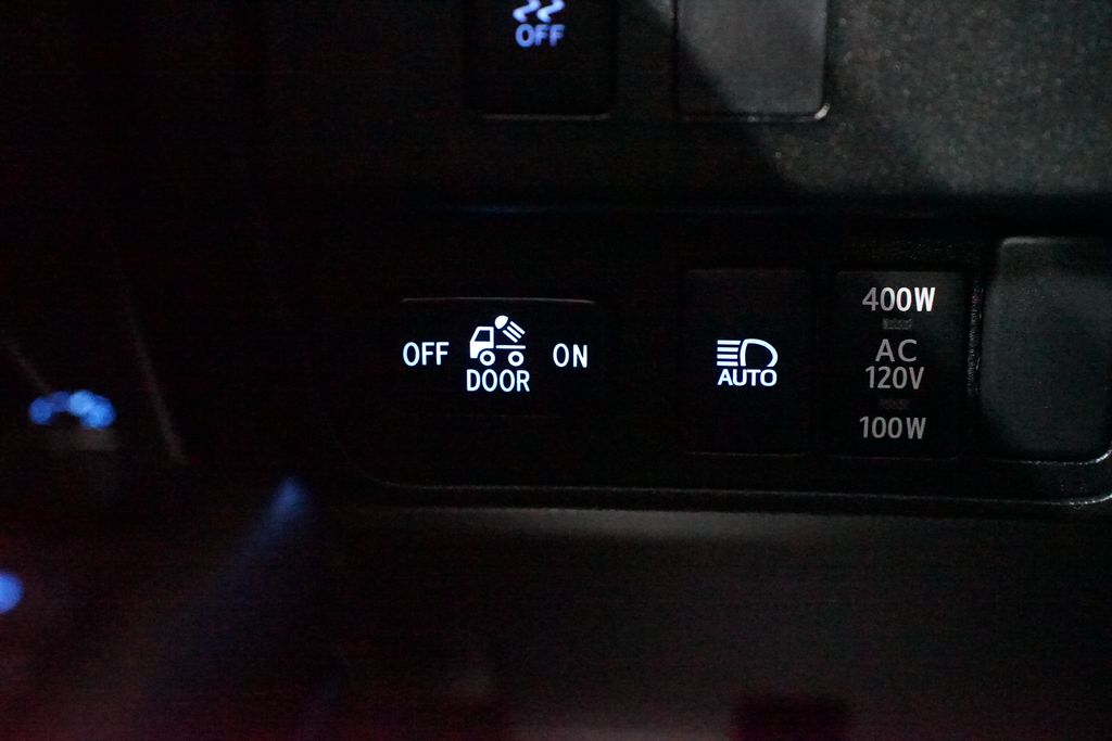 Thumbnail: 2021 Toyota Tacoma - 24