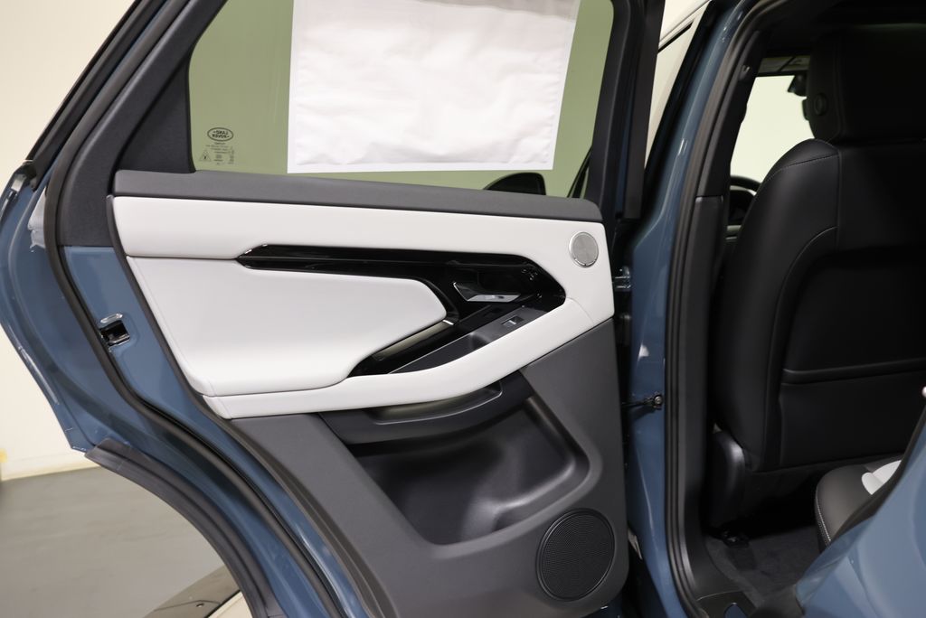 Thumbnail: 2026 Land Rover Range Rover Evoque - 31