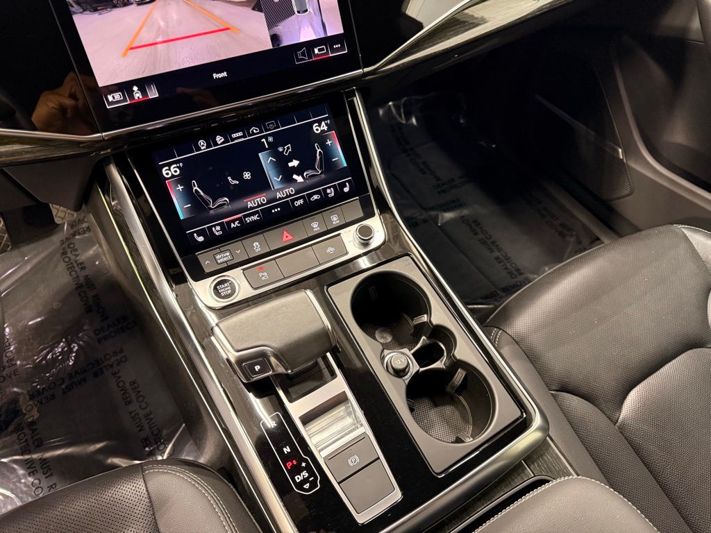 Thumbnail: 2021 Audi Q8 - 19