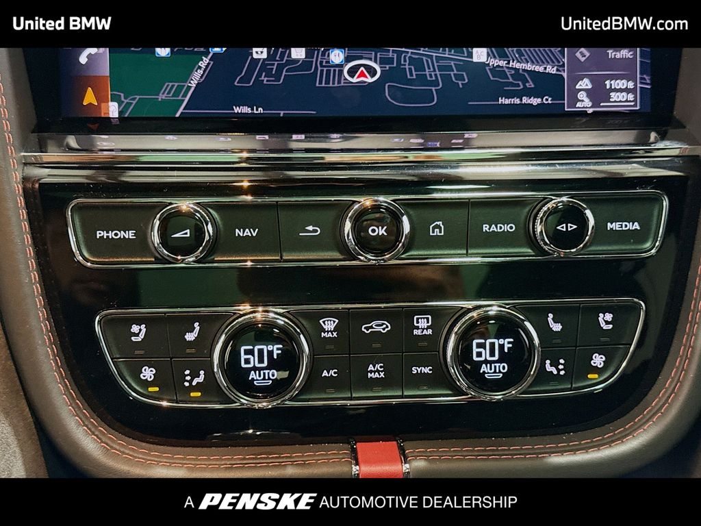 Thumbnail: 2022 Bentley Bentayga - 11