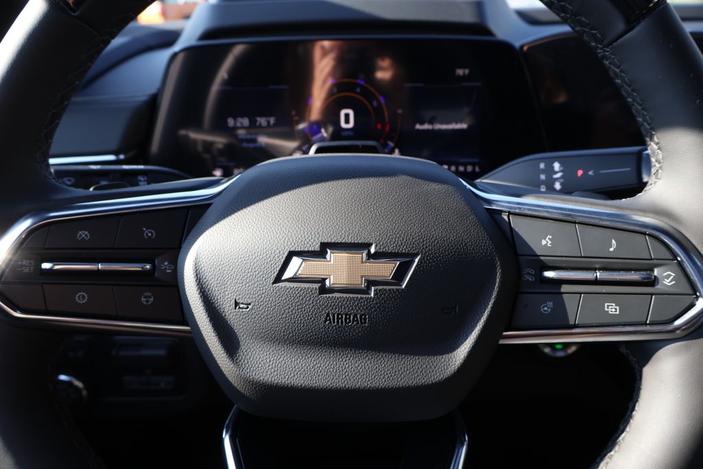 Thumbnail: 2025 Chevrolet Suburban - 24