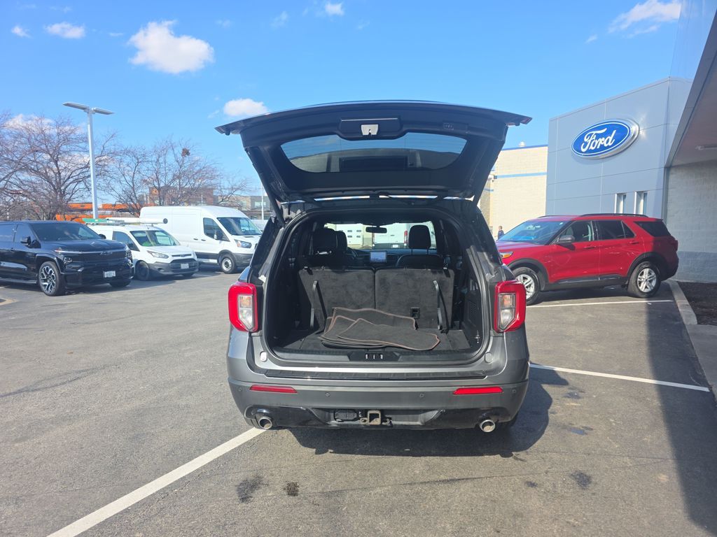 Certified Used 2023 Gray Ford ST-Line image 12