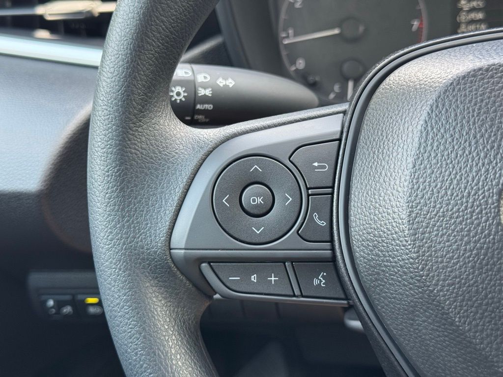 2025 Toyota Corolla LE photo 19