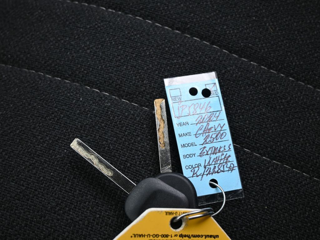 Used 2024 Summit White Chevrolet Work Van image 19