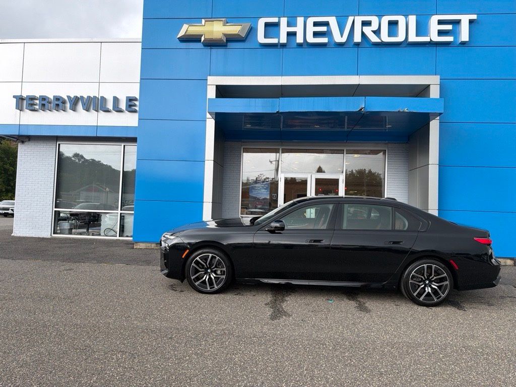 Black Sapphire Metallic 2026 BMW 7 Series Sedan All-Wheel Drive 8-Speed Automatic