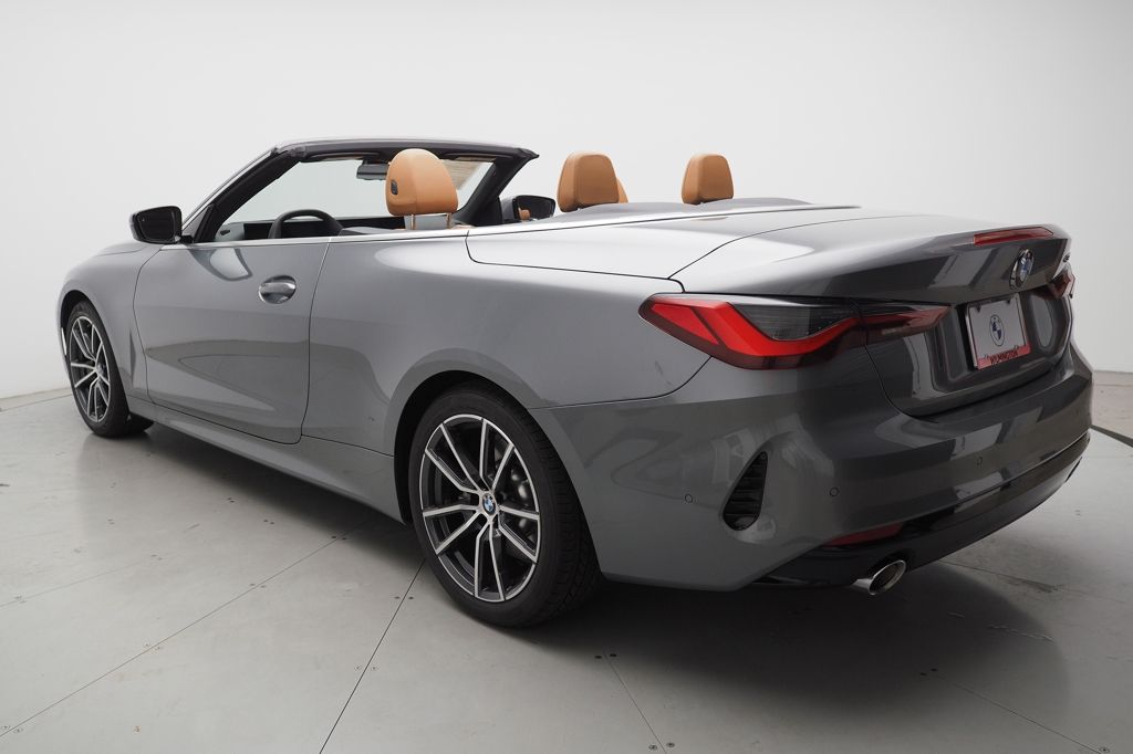 Thumbnail: 2025 BMW 4 Series - 4