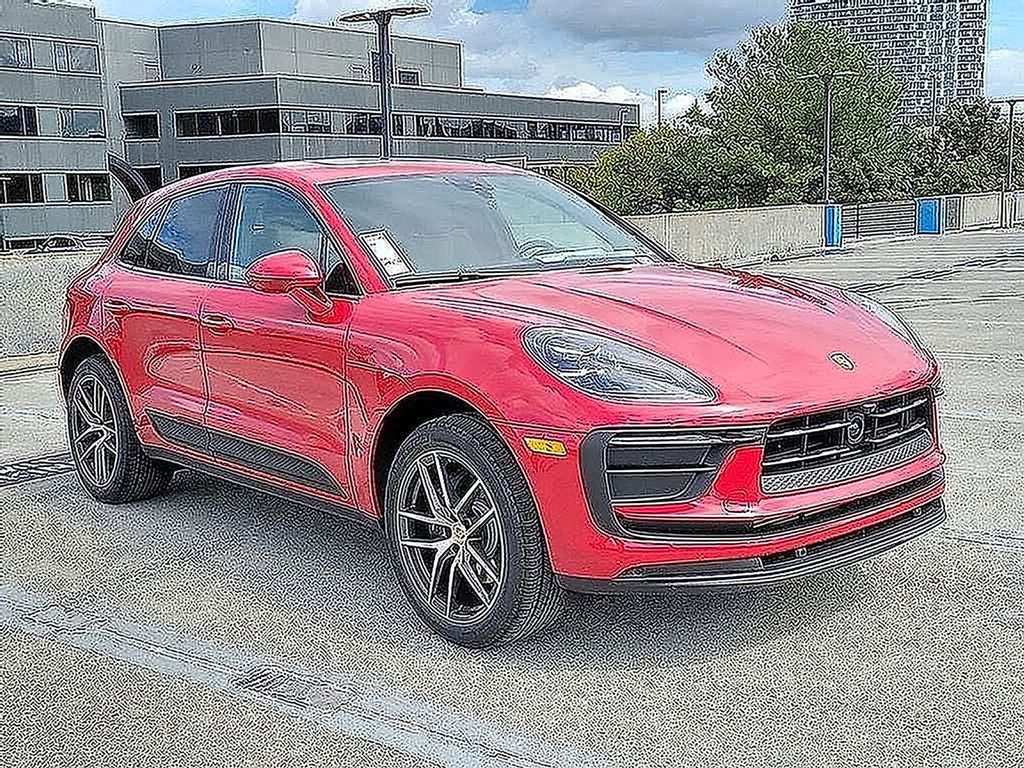 Thumbnail: 2025 Porsche Macan - 3