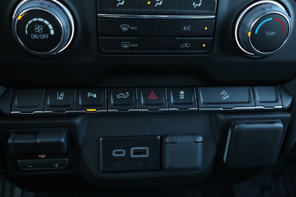 Thumbnail: 2026 Chevrolet Silverado 2500 - 28