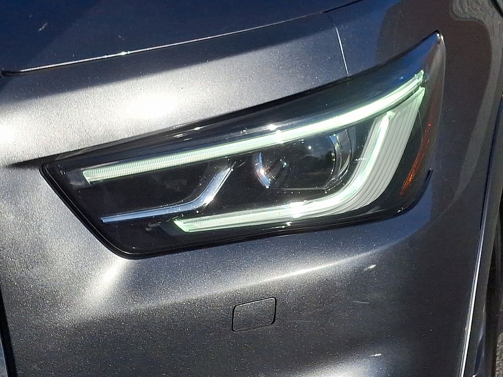 Thumbnail: 2018 INFINITI QX80 - 9