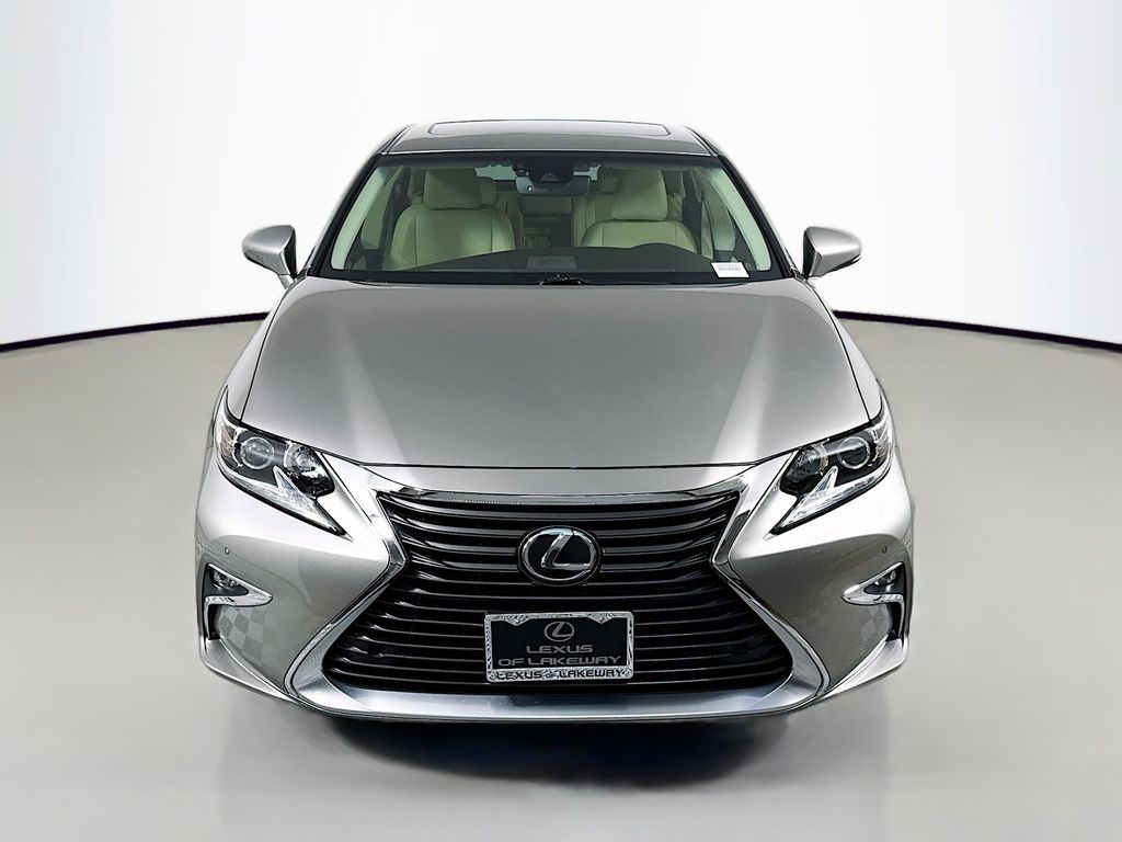 Thumbnail: 2017 Lexus ES - 2