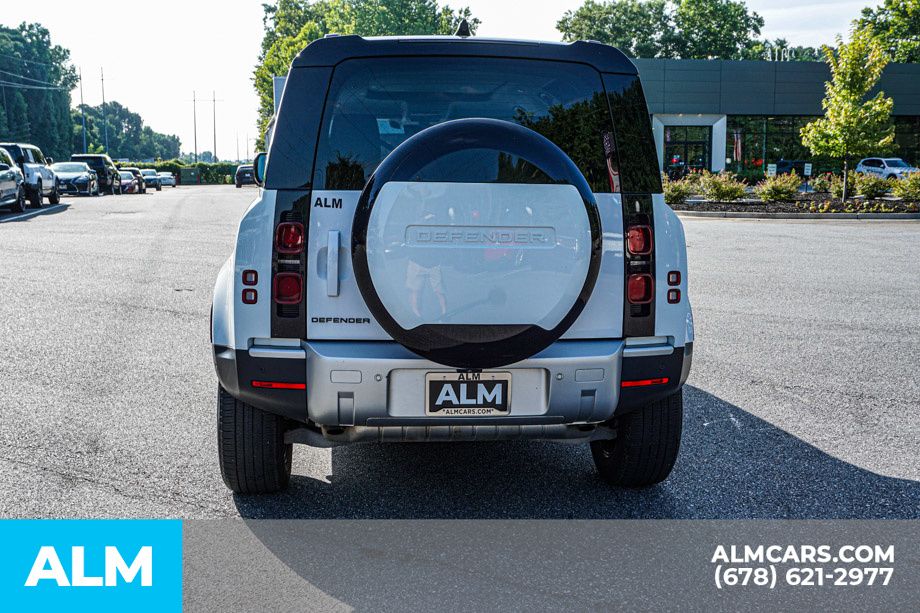 Used 2024 White Land Rover S image 10