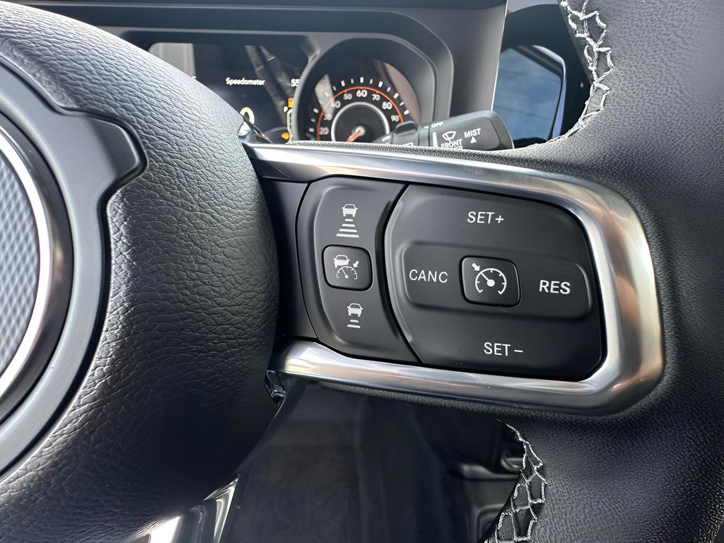 2026 Jeep Wrangler 4-Door Sahara - Photo 18
