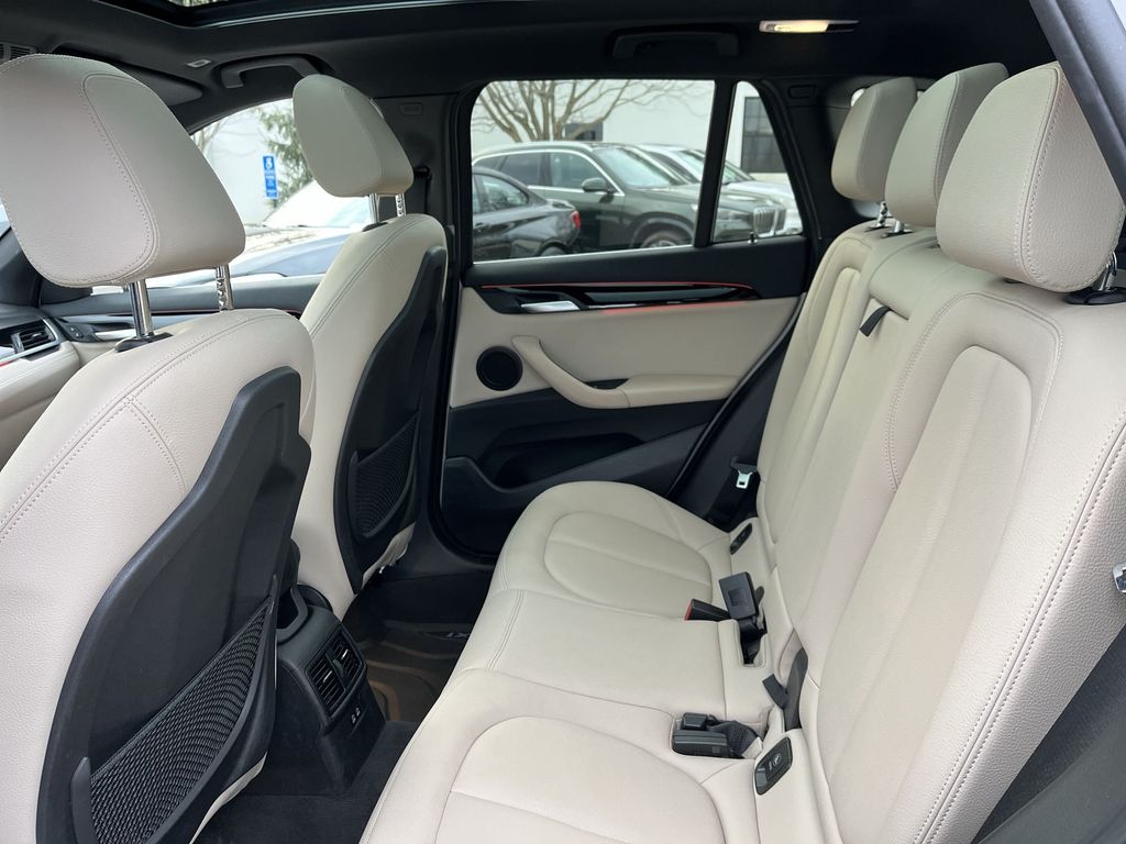 Thumbnail: 2021 BMW X1 - 23