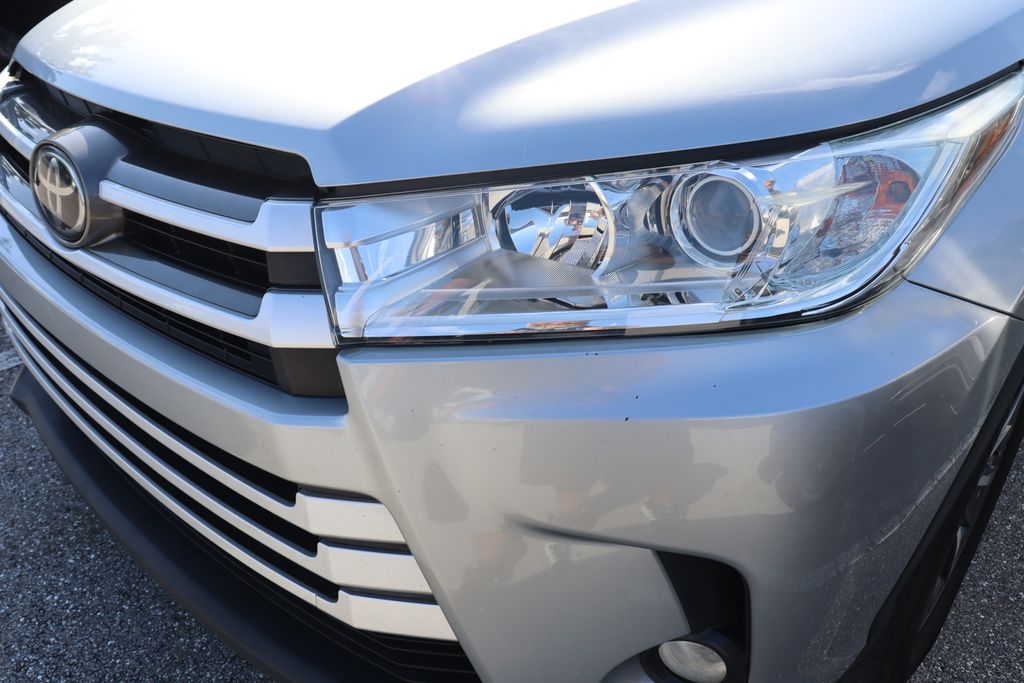 2019 Toyota Highlander XLE 3
